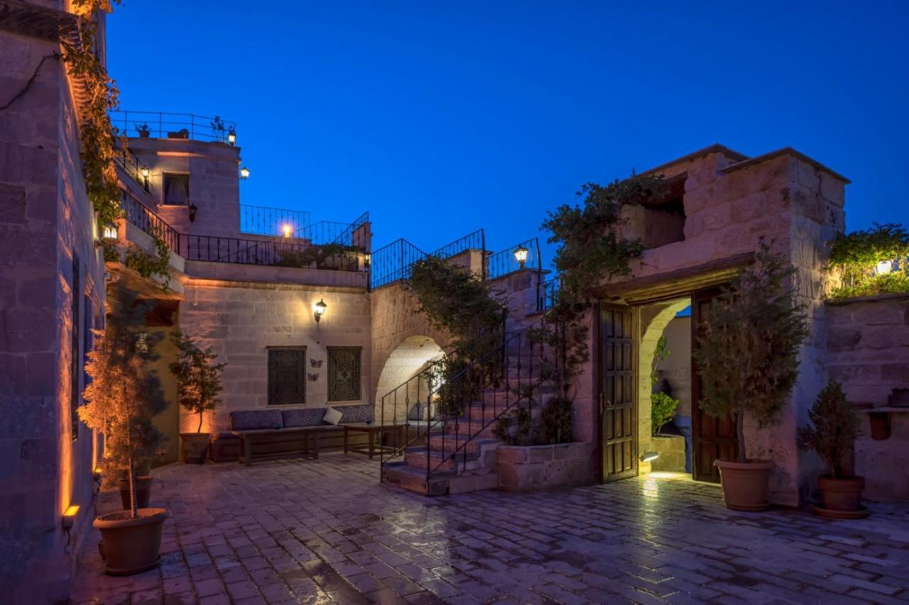 Sinasos Palace Cave Hotel Ürgüp Eksteriør billede
