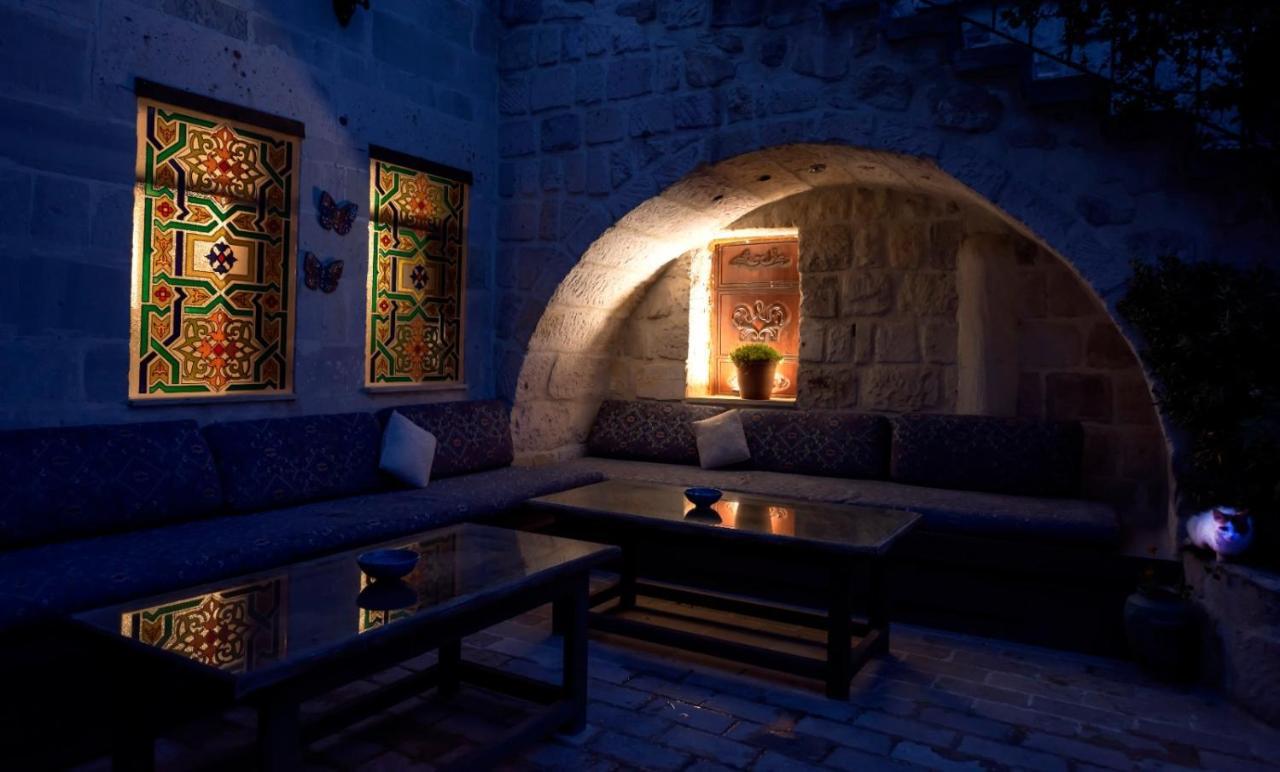 Sinasos Palace Cave Hotel Ürgüp Eksteriør billede
