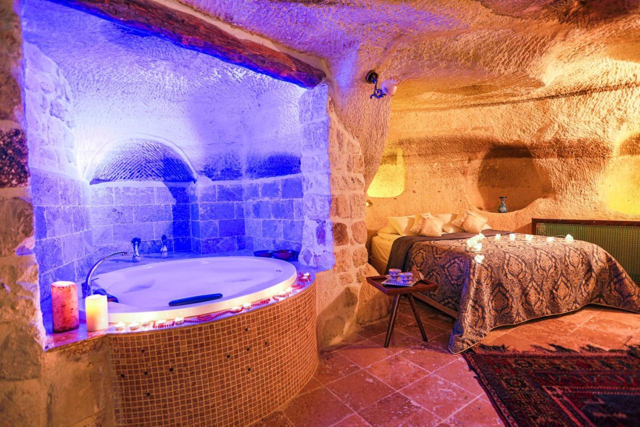 Sinasos Palace Cave Hotel Ürgüp Eksteriør billede