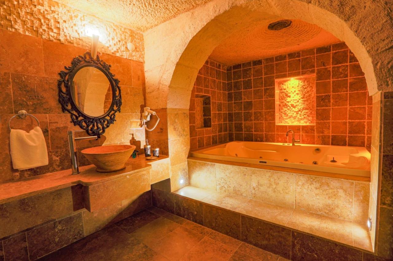 Sinasos Palace Cave Hotel Ürgüp Eksteriør billede