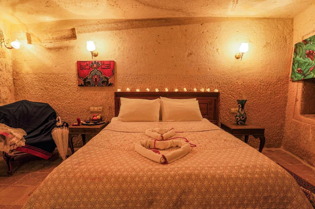 Sinasos Palace Cave Hotel Ürgüp Eksteriør billede