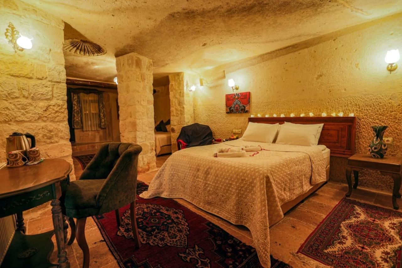 Sinasos Palace Cave Hotel Ürgüp Eksteriør billede