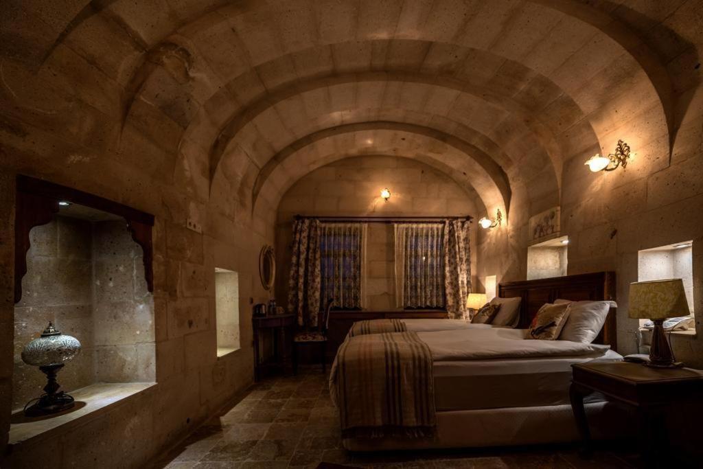 Sinasos Palace Cave Hotel Ürgüp Eksteriør billede