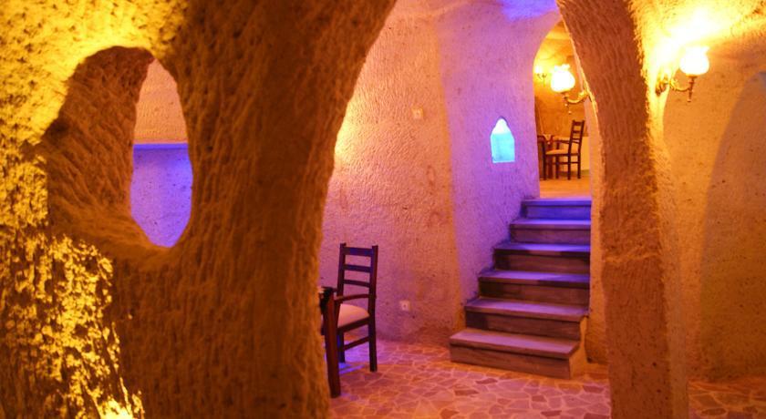 Sinasos Palace Cave Hotel Ürgüp Eksteriør billede
