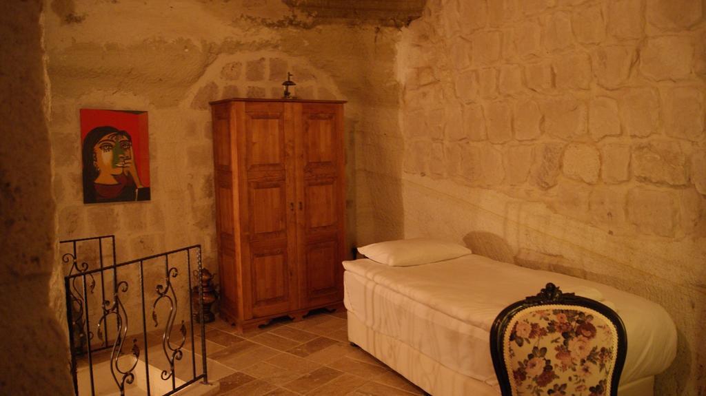 Sinasos Palace Cave Hotel Ürgüp Eksteriør billede