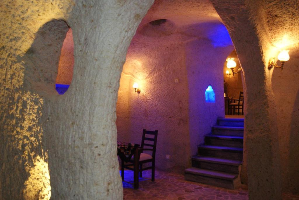 Sinasos Palace Cave Hotel Ürgüp Eksteriør billede