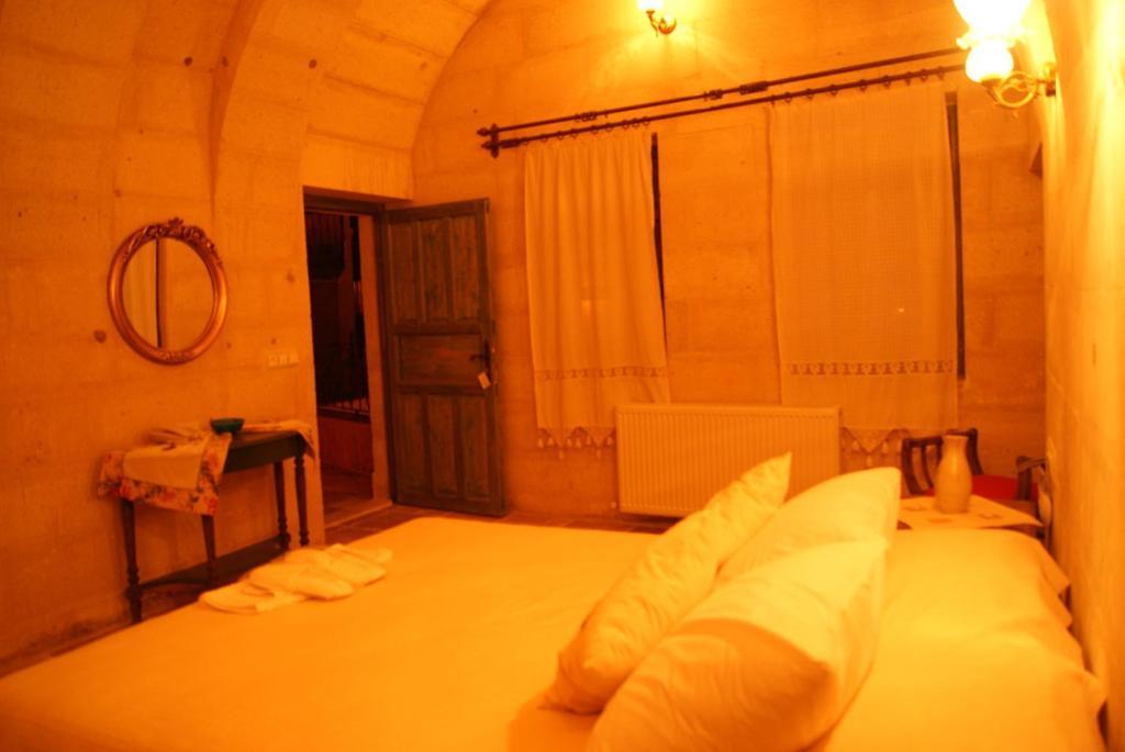 Sinasos Palace Cave Hotel Ürgüp Eksteriør billede