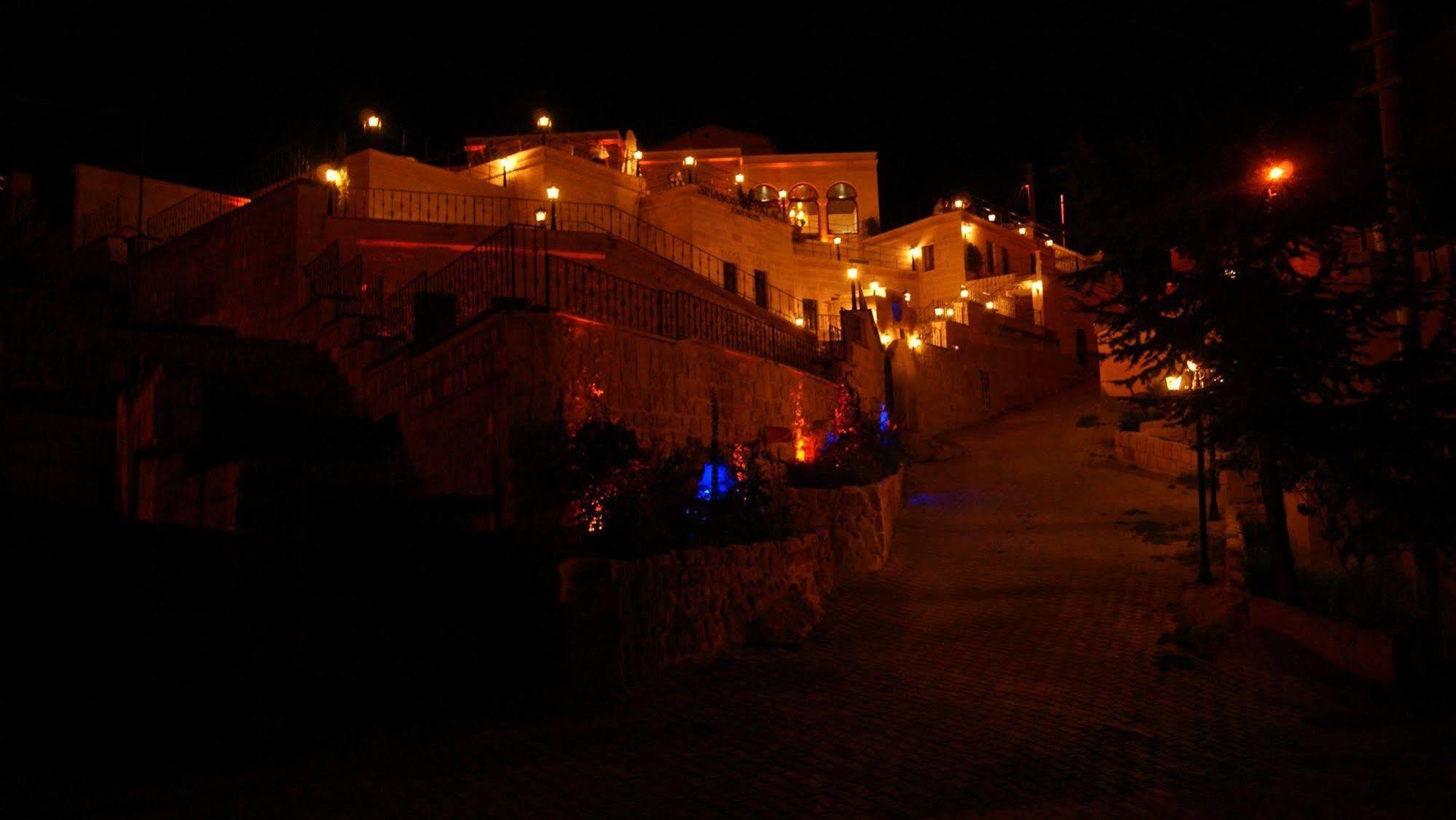 Sinasos Palace Cave Hotel Ürgüp Eksteriør billede